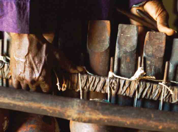 På billedet er en sosso-bala fra Guinea. En sosso-bala er et musikinstrument, en balafon, hvilket betegner en type xylofon. Foto: UNESCO.